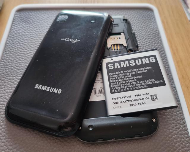 Photo of the device with the back cover off and the battery removed